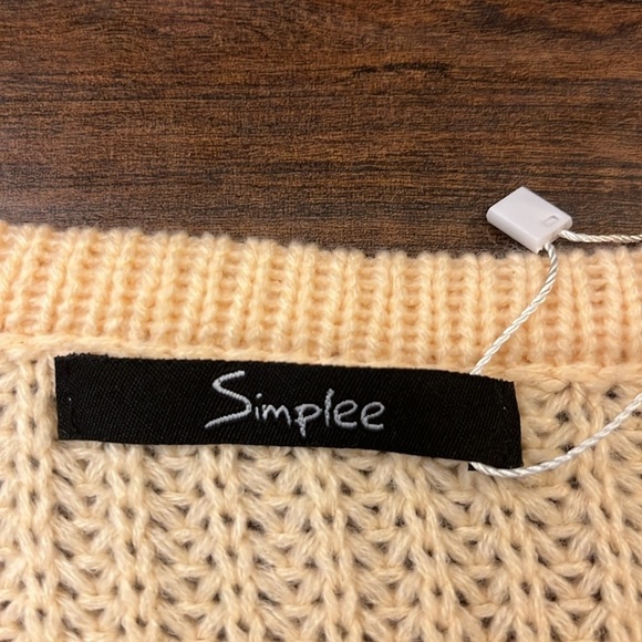 NWT Simplee Sweater W/Fringe Sleeves, Sz. M. - Picture 9 of 12